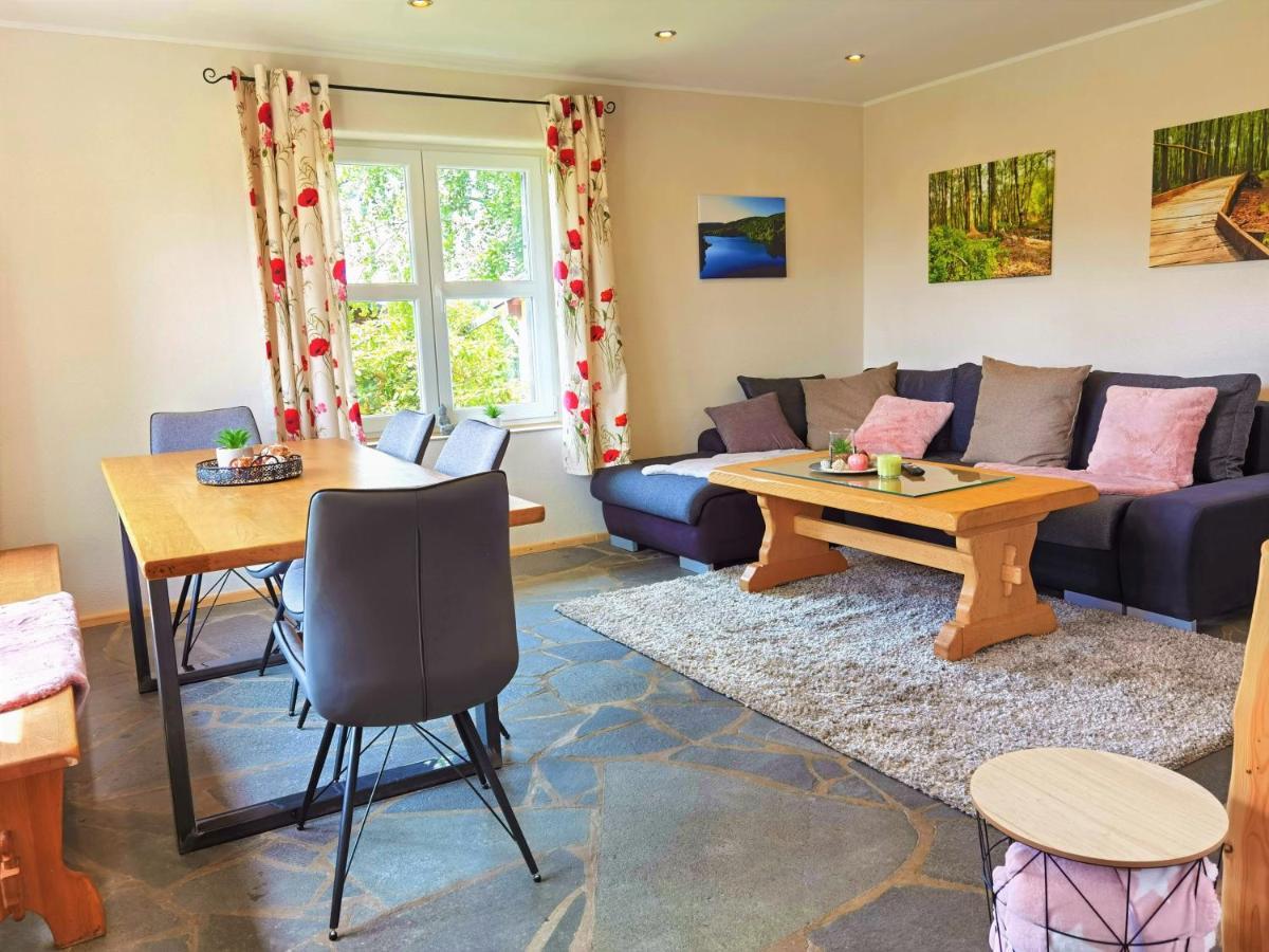 Ferienhaus Eifelrose ジンメラート エクステリア 写真
