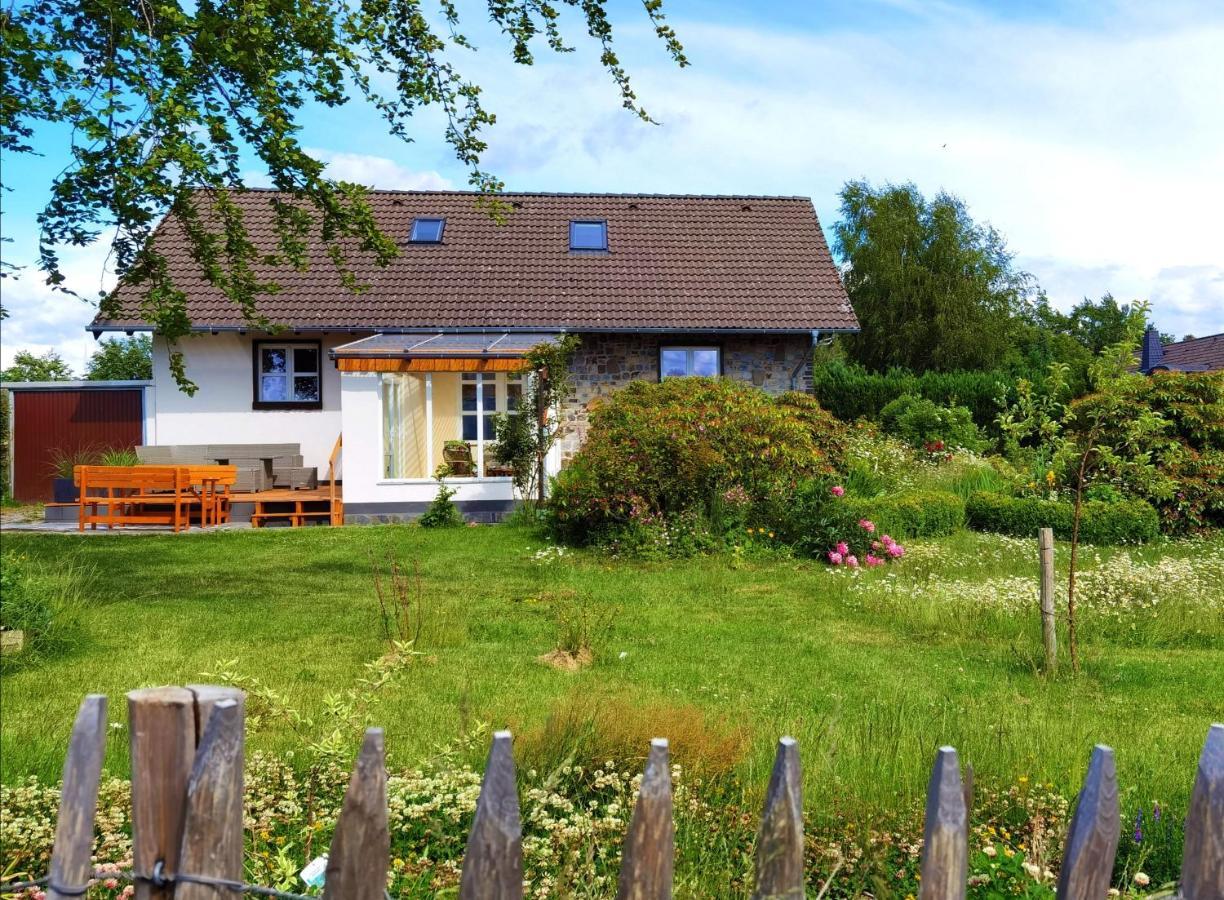 Ferienhaus Eifelrose ジンメラート エクステリア 写真