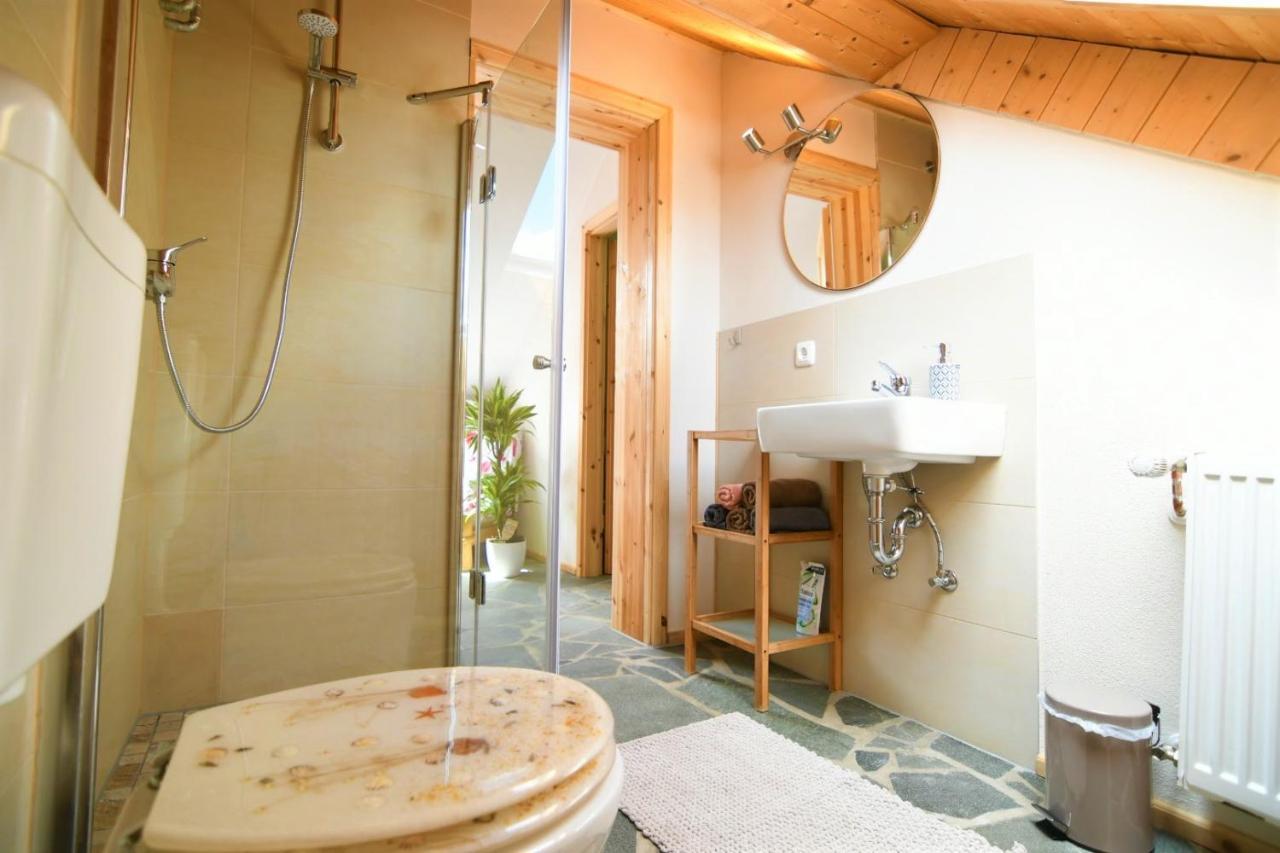 Ferienhaus Eifelrose ジンメラート エクステリア 写真